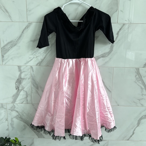 Girls 50s Dress with Poodle Halloween Costume 
Size Medium (8-10) - Picture 4 of 8
